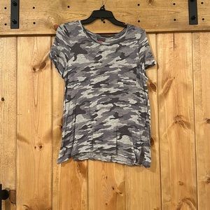 Vince Camuto Camo T-shirt